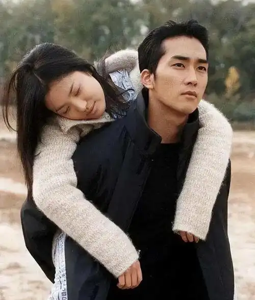 由宋承宪,宋慧乔,元斌主演的韩国电视剧史上的经典之作《蓝色生死恋》