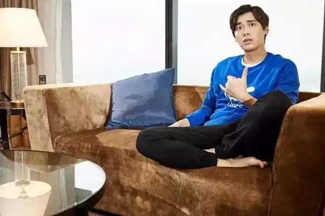 [李易峰][分享]150717 美邦独家幕后花絮:为你呈现一个最真实的李易峰