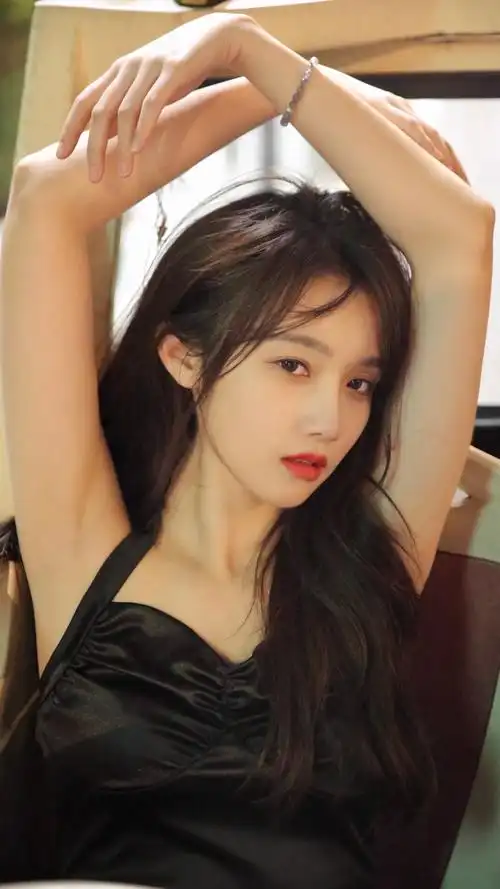 宋昕冉黑色裙子睡衣4k手机壁纸美女