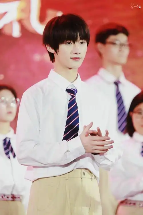 丁程鑫 风发少年意气洋溢