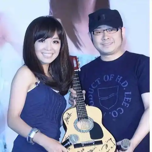 1991年,刀郎穷得叮当响,老婆实在辣眼,留张纸条就走了_杨娜_时候_一家