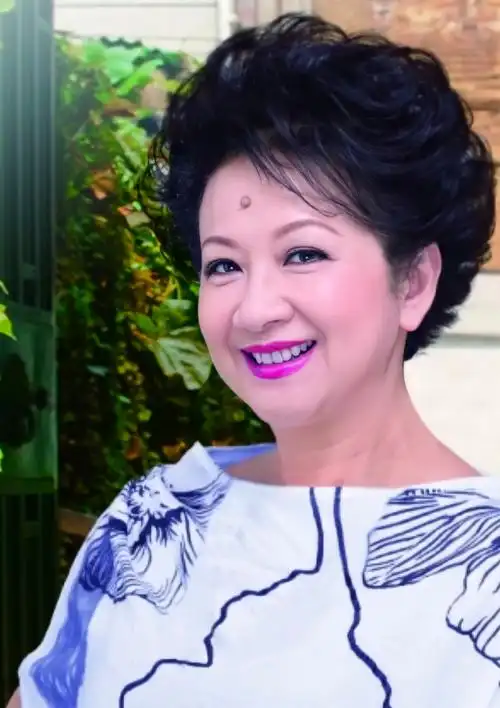 香港资深女艺人,七十年代的粤语片女星,港星中受人尊敬的女前辈之一