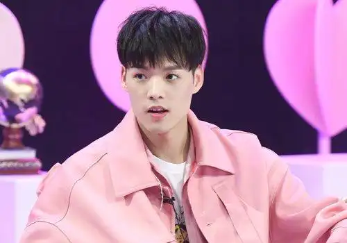 2021男学生新款蘑菇头短发look_发型造型_宝妈时尚生活网