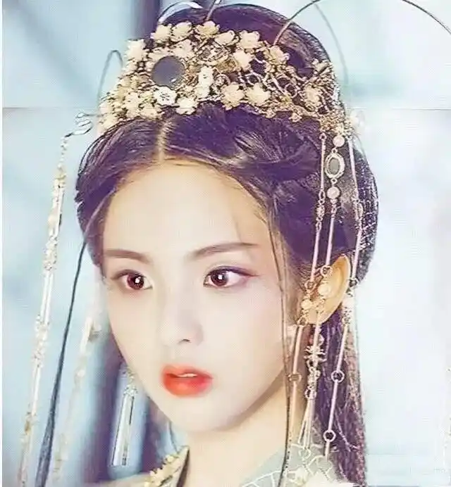 杨超越古装造型曝光,说说你最钟爱哪位古装美女?