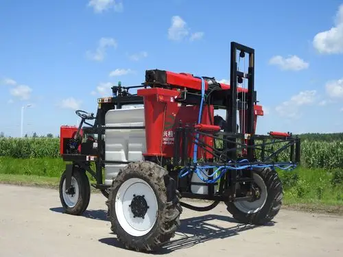 大马力高地隙全能打药车图片_高清图-富锦市立兴植保机械制造有限公司