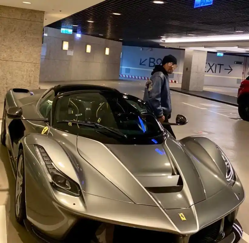 吴亦凡ins晒新车,周杰伦的评论却亮了!网友:一对比才知道差距