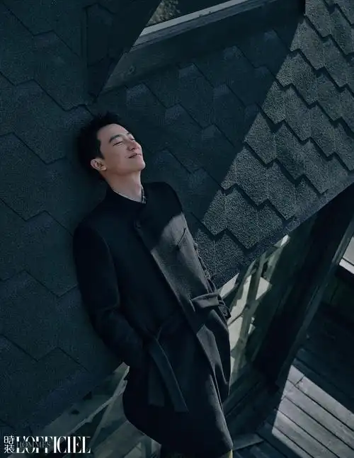 黄轩登杂志三月刊杂志封面 多变造型演绎反差魅力