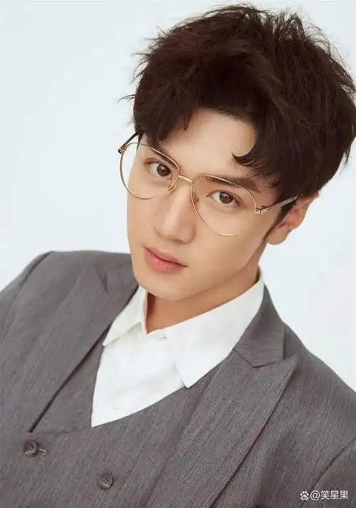 陈哲远是一位出道七年的内地男演员,也是组合mr.bio的成员.