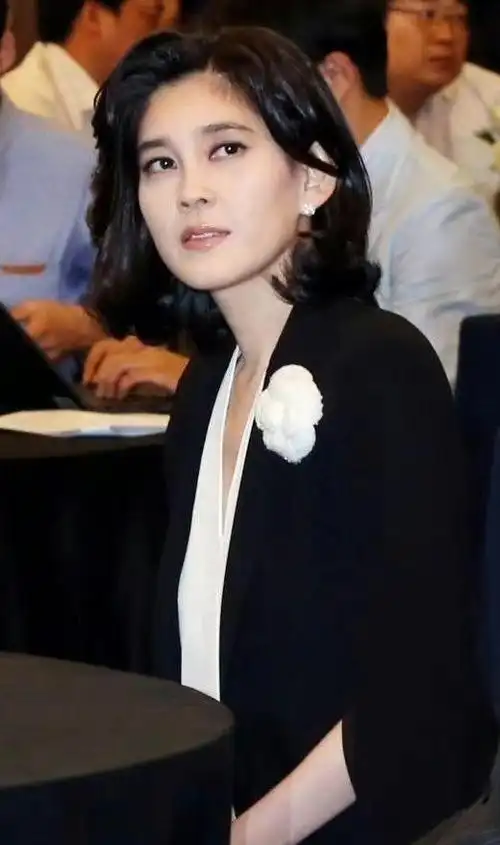 三星公主李富真:颜值能力远胜总统夫人金建希,可惜没她会挑男人