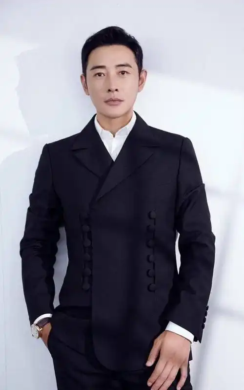 演员罗晋最美表演中演技卓越先来看儒雅气质的帅照