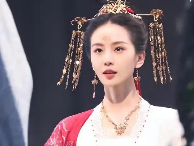 明明有张美人面,换上古装却被狠狠艳压|陈妍希|刘诗诗|现代装|性感