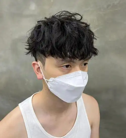 男生日系纹理烫发