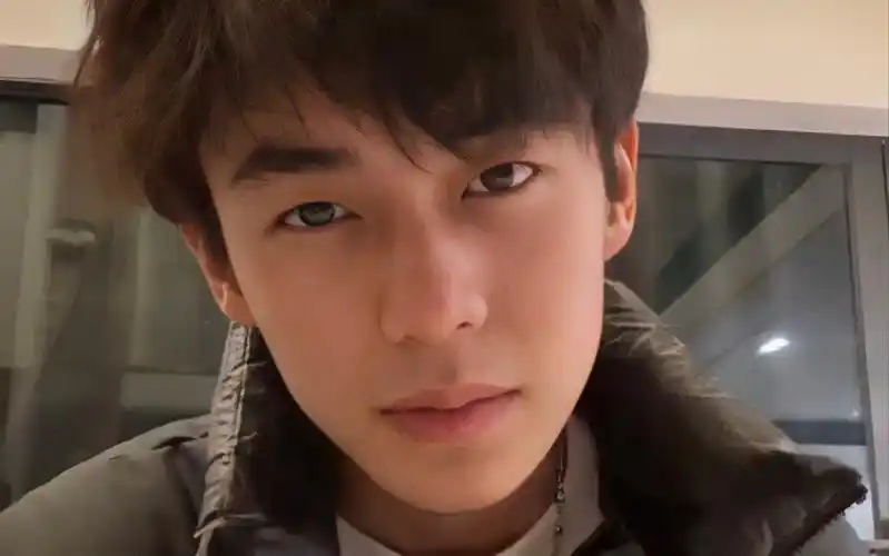 11凌晨余庆伟直播录屏 前面附上一段珍贵无灯牌_哔哩哔哩 (゜-゜)つロ