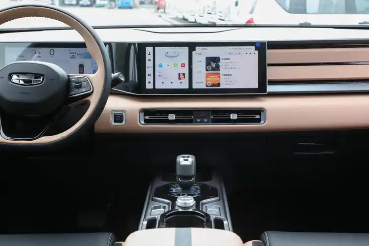 2023款 吉利icon 1.5t 双离合巧克力醇巧版内饰