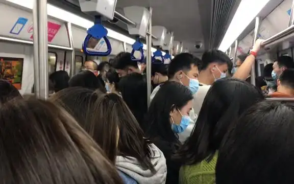 深圳地铁5号线晚高峰日常