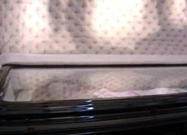 组图:揭秘邓丽君下葬全过程 更多罕见现场照片曝光