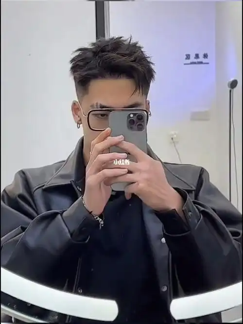 男士烫发港式侧背三七纹理烫