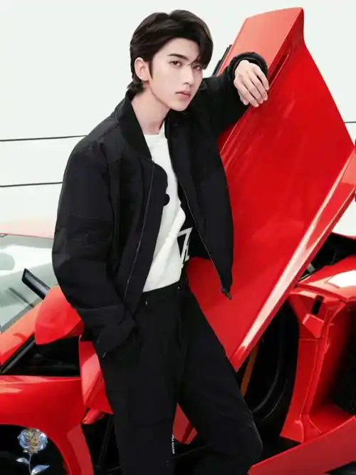 【蔡徐坤】跑车大片,好酷炫,拉风满分