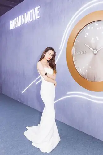 迪丽热巴白色抹胸长裙性感图片812