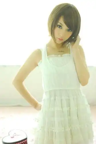 下面,长春国贸晒一组方媛早年刚出道时的照片,大家看看与现在差距大吗