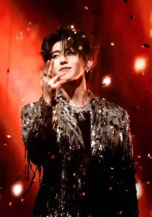 蔡徐坤说叫我坤就可以了_澳门_演唱会_歌迷