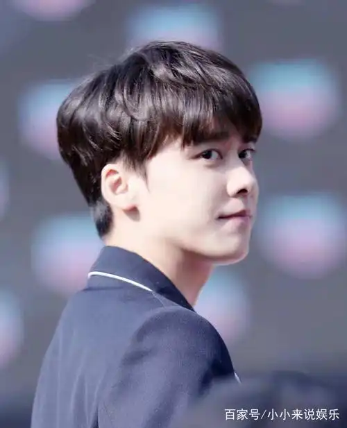 国民校草:李易峰