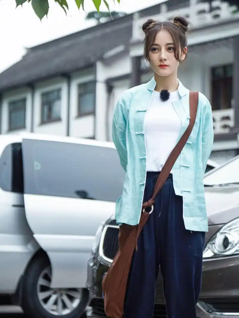 胖迪–迪丽热巴时尚街拍