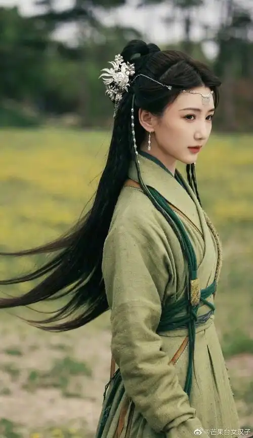 毛晓彤眉心坠#毛晓彤真的是古装的神,这套好美啊