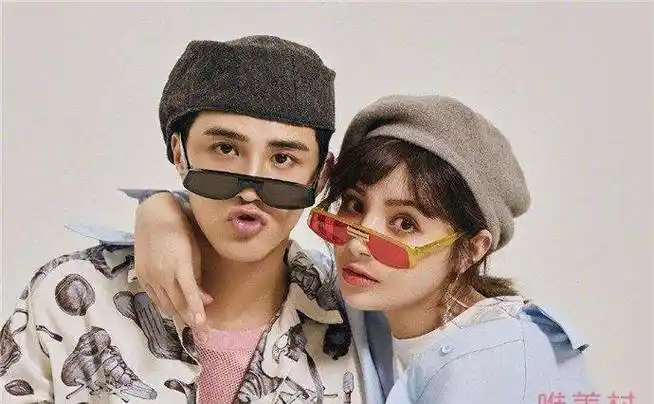 姜潮麦迪娜婚姻好幸福呀两个人第一次约会的时候,姜潮就当着麦迪娜的