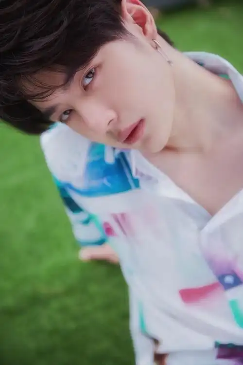 有王一博的高清无水印壁纸吗? - 知乎