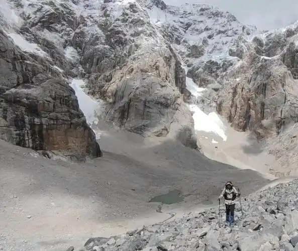 她三年前在新疆无人区丢的手机,被送回了!