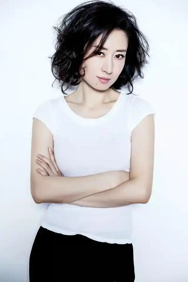 p>刘敏涛,1976年1月10日出生于山东省烟台市,中国内地女演员,毕业于