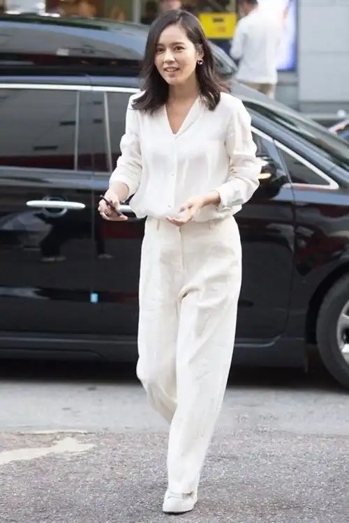 韩佳人才是真美人胚子即使法令纹难掩老态气质依旧很好