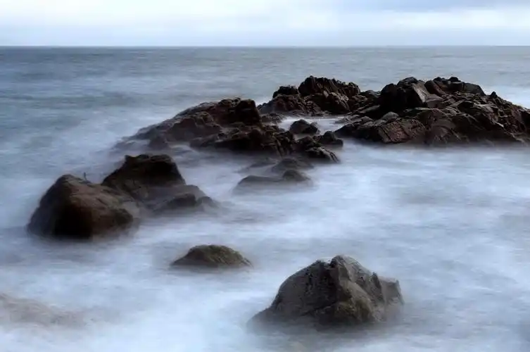 波涛安悠悠,海浪"温柔"似云海
