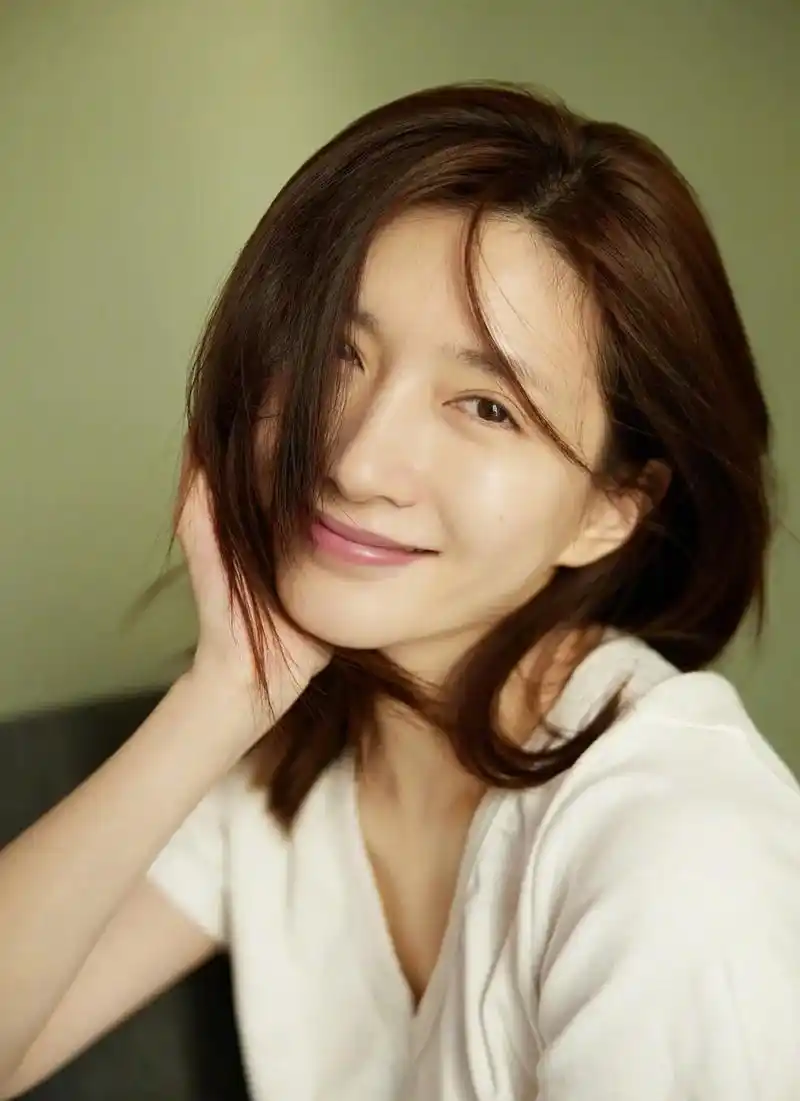 回顾江疏影曾有社交恐惧症与胡歌分手7年她活更加自信洒脱