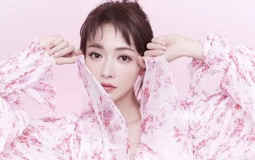 吴谨言粉色长裙高清桌面壁纸