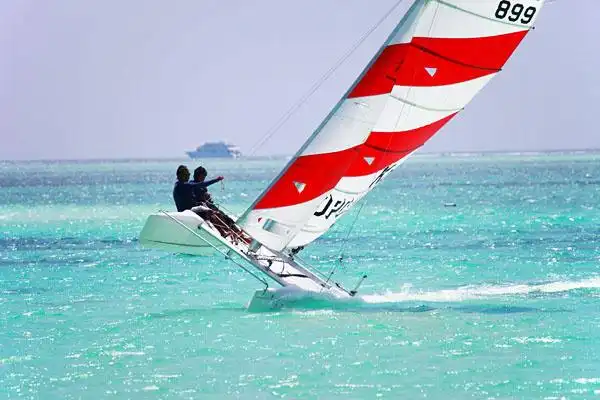 帆船活动沙滩排球来到太阳岛,岛上的日出日落美景当然不能错过了.