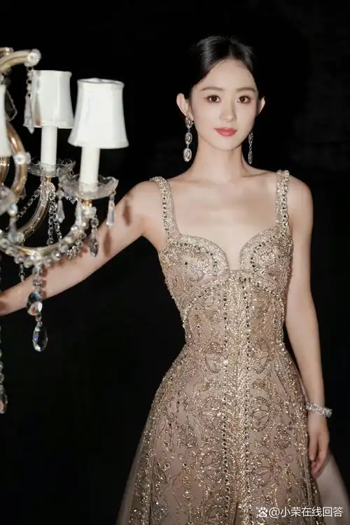 赵丽颖南京活动造型96身穿es2024春夏高定礼服,排面拉满!