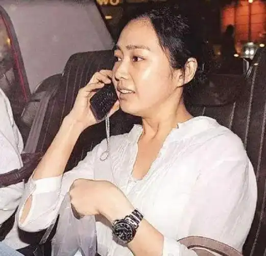 并非叫朱丽倩,而是有草字头的朱丽蒨|刘德华|朱丽倩_新浪新闻