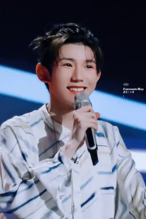 岁暖##王源电视剧灿烂#感染力十足的笑容,一见你就笑@tfboys-王源图cr