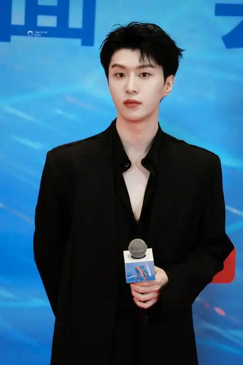 范丞丞年度青年演员##范丞丞亮相m榜荣誉之夜##2024中国电影大数据