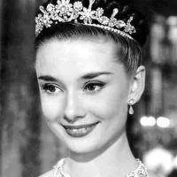 带皇冠的女生头像