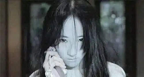 午夜浴室惊现红衣女鬼 女鬼全身高度腐烂爬满蛆虫