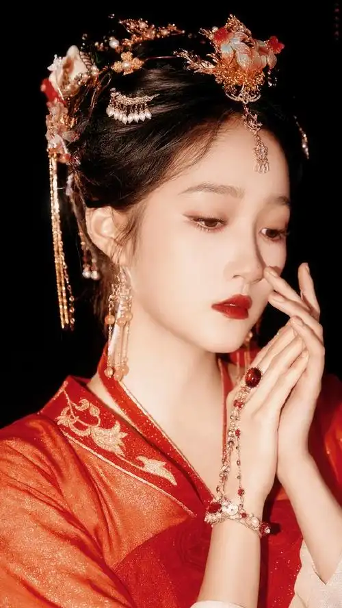 关晓彤红衣琵琶女