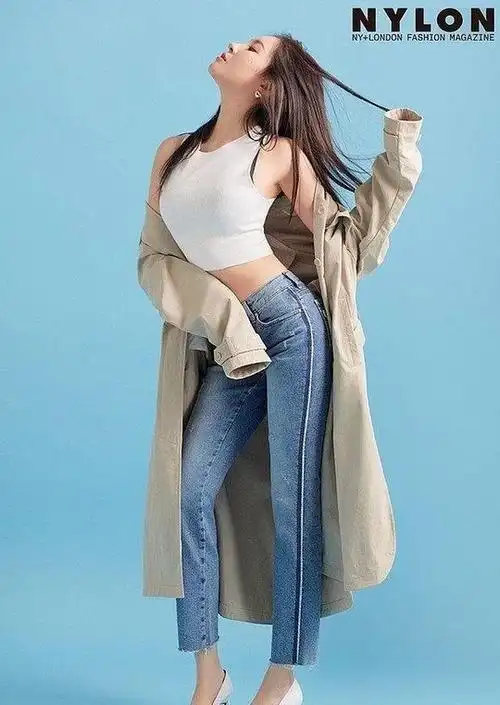 宣美这魔鬼曲线太惹火穿紧身露脐胸衣牛仔裤大秀小蛮腰