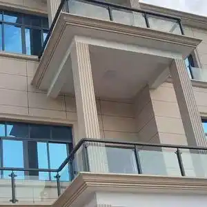 栏杆扶手铝合金碳钢楼梯立柱无孔玻璃阳台围栏露台不锈钢楼顶护栏