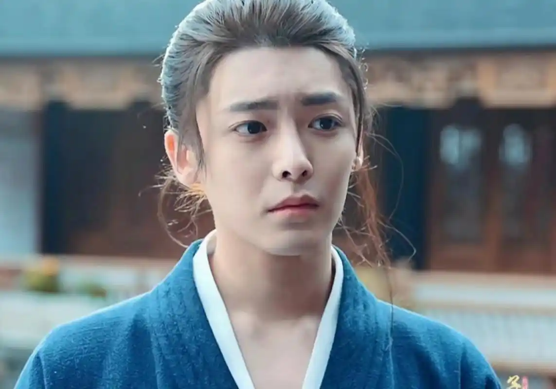 这部电视剧是改编自漫画(动漫)《一人之下》,侯明昊饰演的王也是第三