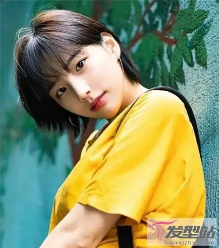 20岁左右女生短发 妹妹头减龄文艺_发型站_最新流行发型设计发型图片