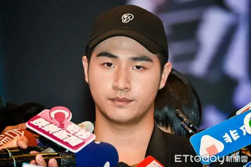 吴睿轩原定20日为出道日,吴宗宪气到直接断他星途.