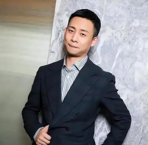 大器晚成的6位男演员,演79个配角52岁才出名,如今都是老戏骨